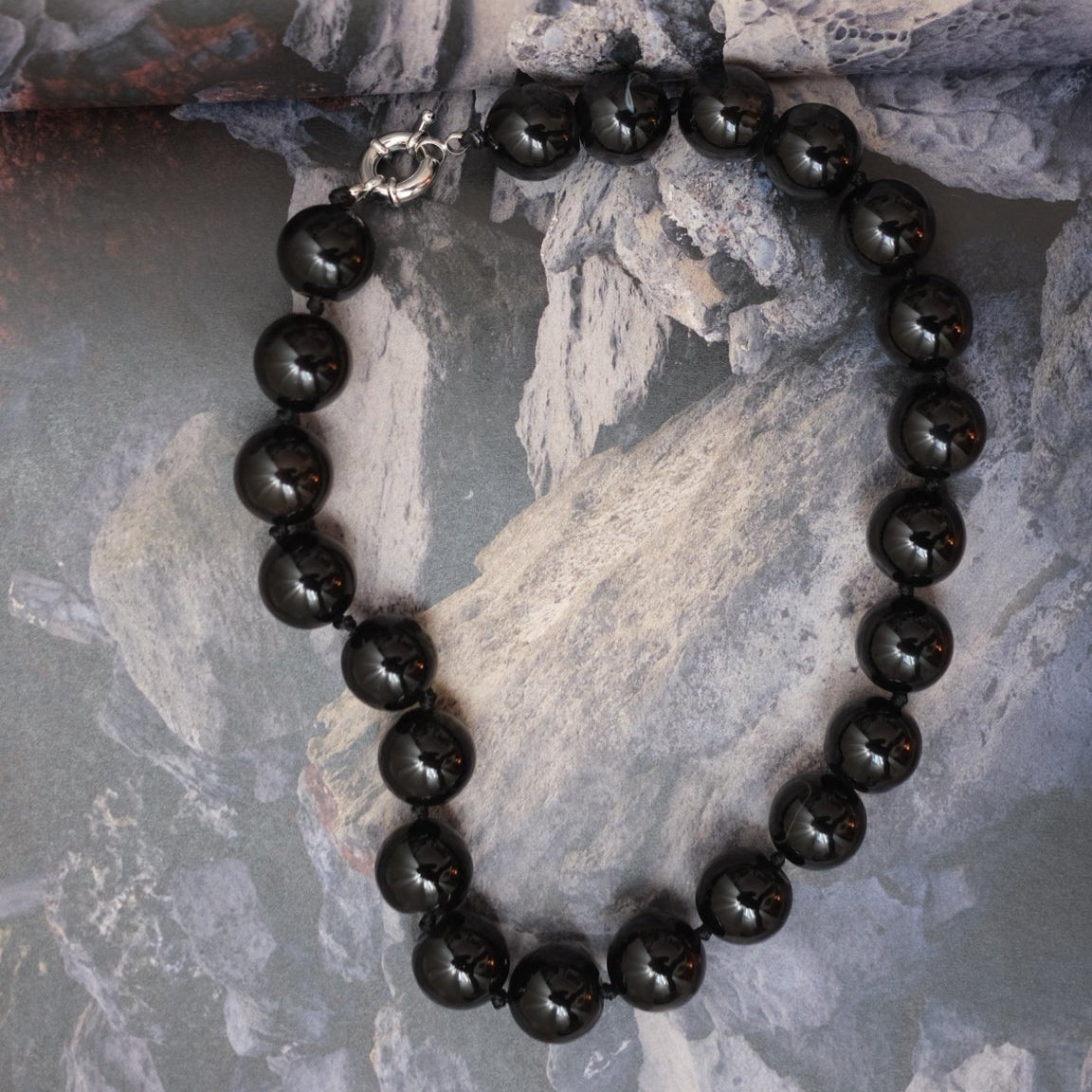 Collar Negro